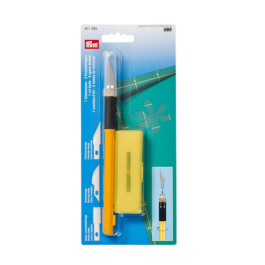 Art knife with 3 spare blades