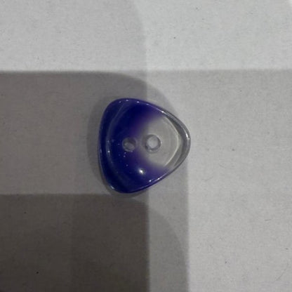 Polyester button 2-holes Triangle 15mm